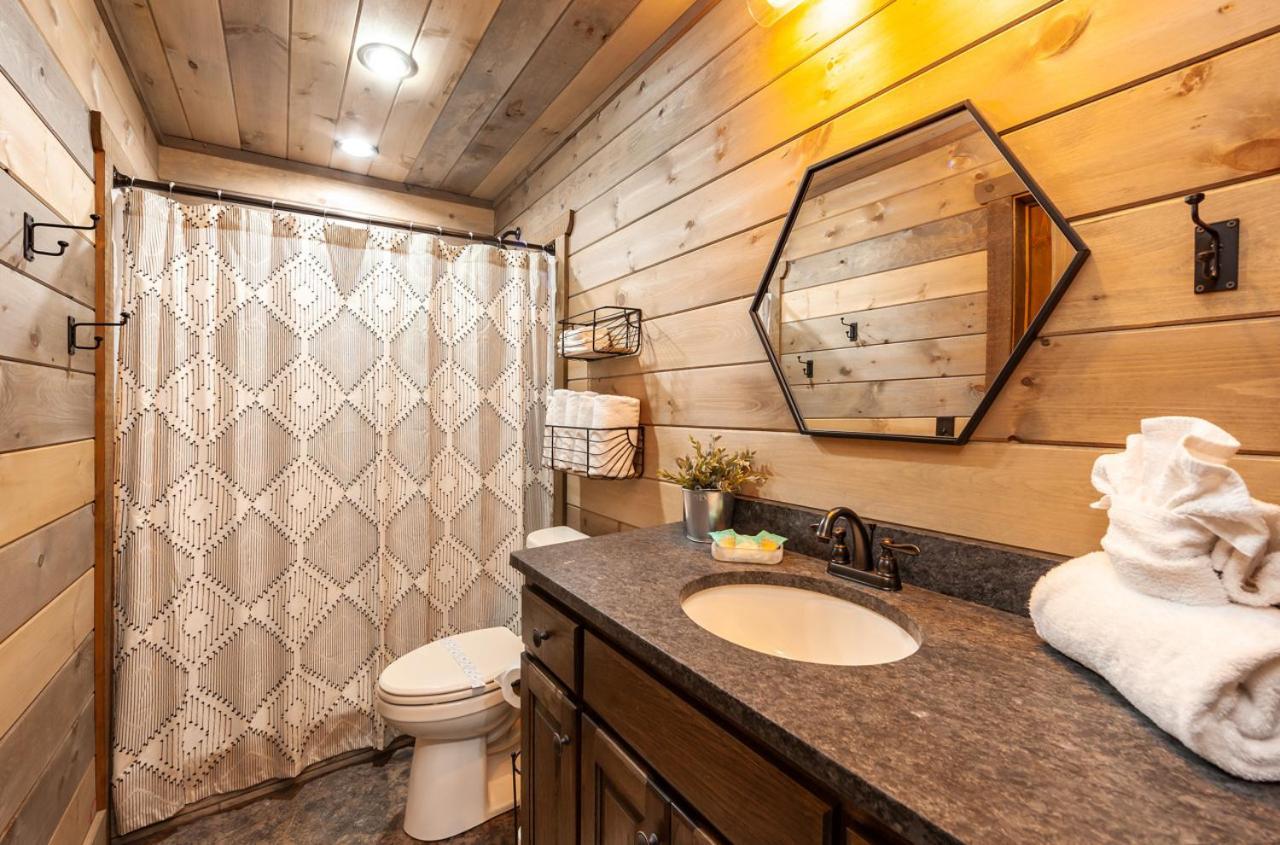 Splash Mountain Pool Hot Tub Theater Game Room เซอเวียร์วีล ภายนอก รูปภาพ