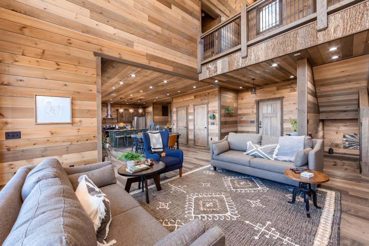Splash Mountain Pool Hot Tub Theater Game Room เซอเวียร์วีล ภายนอก รูปภาพ