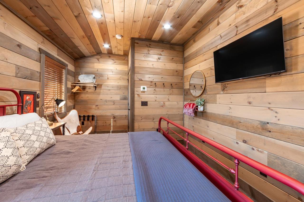 Splash Mountain Pool Hot Tub Theater Game Room เซอเวียร์วีล ภายนอก รูปภาพ