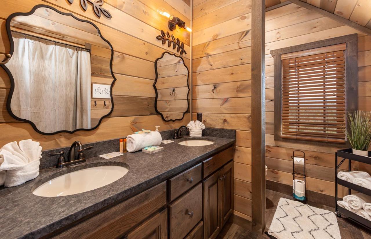 Splash Mountain Pool Hot Tub Theater Game Room เซอเวียร์วีล ภายนอก รูปภาพ