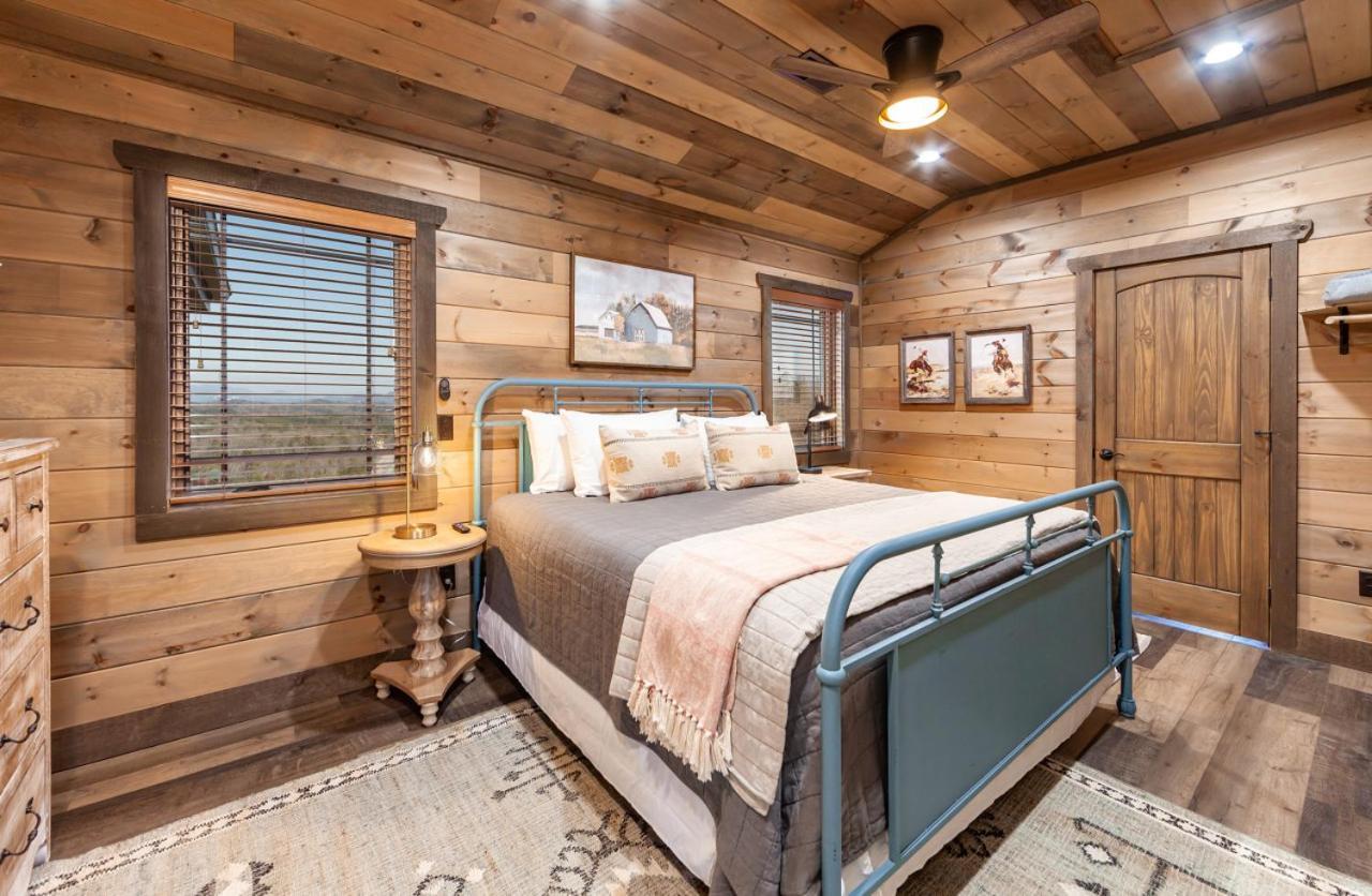 Splash Mountain Pool Hot Tub Theater Game Room เซอเวียร์วีล ภายนอก รูปภาพ